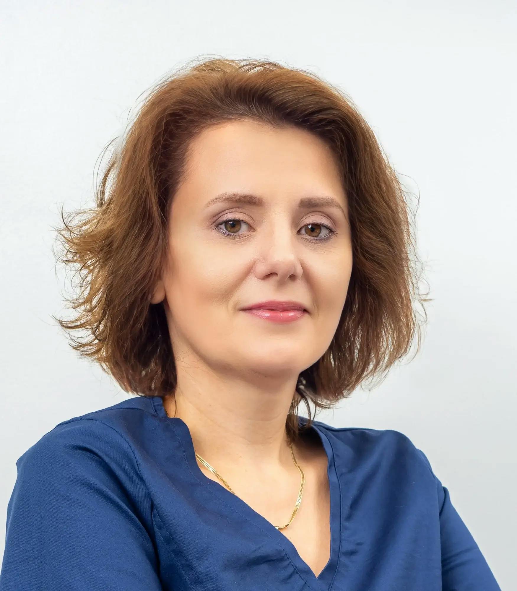 Oana Maria Feraru - Medic stomatolog la Clinica Dentotal Galati